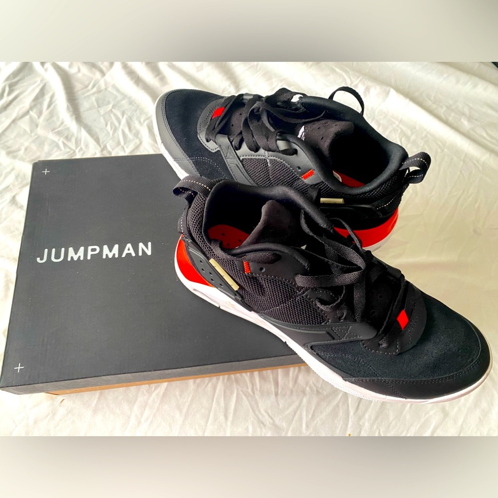 Women’s Jordan Air NFH, black/white – chile red-off noir, size 9.5